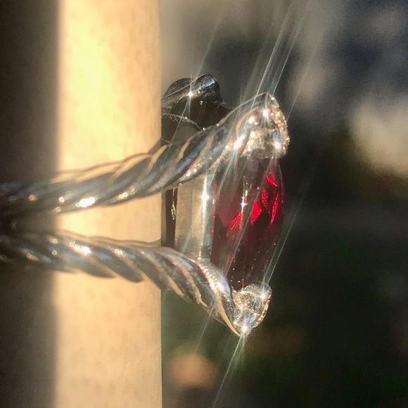 David Yurman S Silver Cushion On Point 14mm Garnet Red & Diamond Ring Sz 6.75 - Picture 5 of 13